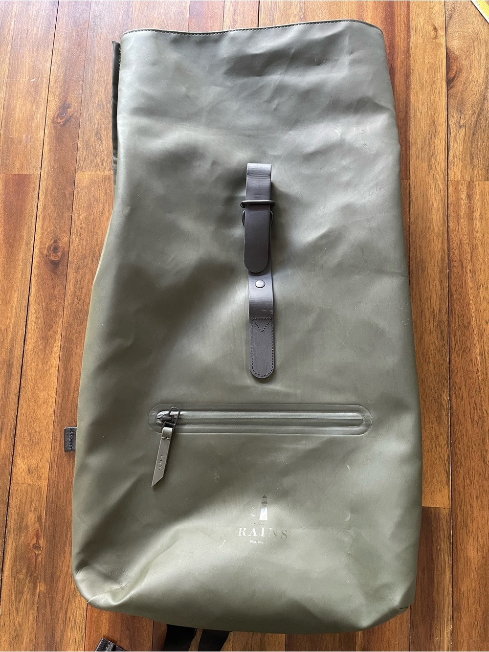 RAINS rolltop Rucksack green - Picture 6 of 16